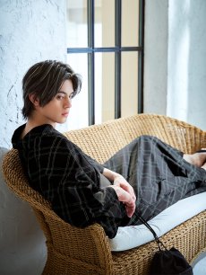 モデル：元之介　身長181cm　着用サイズ：Lサイズ