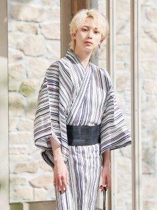 画像4: 【即日発送】【メンズ浴衣】白地×スタイリッシュストライプ浴衣【浴衣・帯・下駄セット】[YMT] (4)