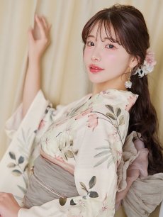 モデル：えみ姉　身長：158cm　着用サイズ：Fサイズ