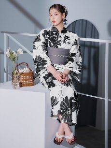 画像31: 【即日発送】モノトーンフラワーレトロモダン浴衣 【浴衣3点セット 浴衣/帯/下駄】 [YMT] (31)