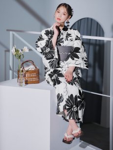 画像32: 【即日発送】モノトーンフラワーレトロモダン浴衣 【浴衣3点セット 浴衣/帯/下駄】 [YMT] (32)