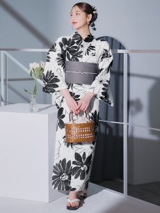 画像21: 【即日発送】モノトーンフラワーレトロモダン浴衣 【浴衣3点セット 浴衣/帯/下駄】 [YMT] (21)