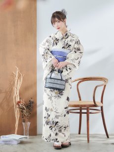 画像4: 【即日発送】水彩風モノトーンフラワー浴衣 【浴衣3点セット 浴衣/帯/下駄】 [YMT] (4)