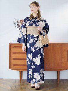 画像14: 【即日発送】ネイビー×ホワイトフラワー浴衣 【浴衣3点セット 浴衣/帯/下駄】 [YMT] (14)