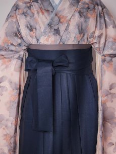 画像19: 【予約商品 / 1月中旬発送予定】グレーピンクフラワー グラデーション二尺袖着物【卒業袴３点セット 二尺袖着物/帯/袴】 (19)