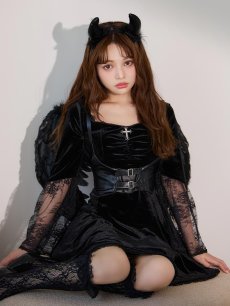 モデル：吉木千沙都 身長：158cm　着用サイズ：Sサイズ