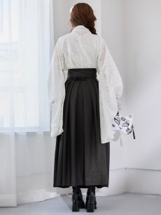 モデル：吉木千沙都 身長：158cm　着用サイズ：Fサイズ