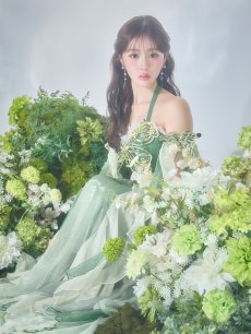モデル：加藤美南　身長：152cm