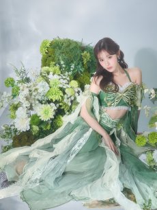 モデル：加藤美南　身長：152cm