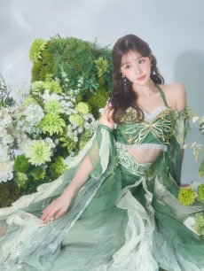 モデル：加藤美南　身長：152cm