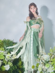 モデル：加藤美南　身長：152cm