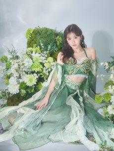 モデル：加藤美南　身長：152cm