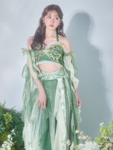 モデル：加藤美南　身長：152cm