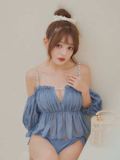 パフスリーブフリルビキニ