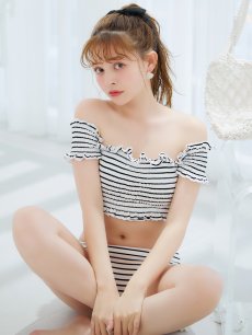 モデル：吉木千沙都 身長：158cm 着用サイズ：Sサイズ