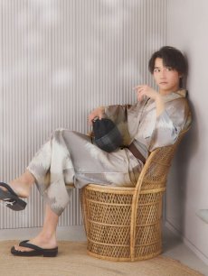画像2: 【即日発送！】【メンズ浴衣】グレージュモザイク柄浴衣【浴衣・帯・下駄セット】 [FB03] (2)