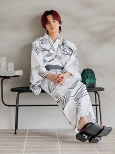 画像2: 【即日発送！】【メンズ浴衣】ホワイト×ブラック線画浴衣【浴衣・帯・下駄セット】 [YMT] (2)