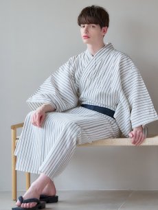 画像10: 【即日発送】【メンズ浴衣】白地にトリコロールカラーのストライプ紳士浴衣【浴衣・帯・下駄セット】[YMT] (10)