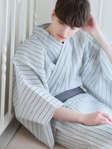 画像1: 【即日発送】【メンズ浴衣】清涼感あふれるしじら織ストライプ紳士浴衣【浴衣・帯・下駄セット】[YMT] (1)