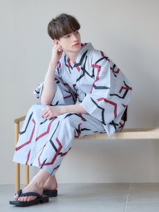 画像1: 【即日発送】【メンズ浴衣】白地に幾何学模様の紳士浴衣【浴衣・帯・下駄セット】 [YMT] (1)