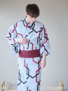 画像3: 【即日発送】【メンズ浴衣】白地に幾何学模様の紳士浴衣【浴衣・帯・下駄セット】 [YMT] (3)