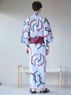 画像5: 【即日発送】【メンズ浴衣】白地に幾何学模様の紳士浴衣【浴衣・帯・下駄セット】 [YMT] (5)