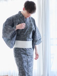 画像1: 【即日発送】【メンズ浴衣】黒地に迷彩柄ストライプ紳士浴衣【浴衣・帯・下駄セット】 [YMT] (1)