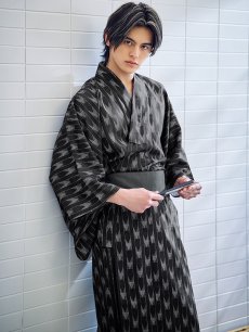 画像2: 【即日発送】【メンズ浴衣】ブラック矢羽線画紳士浴衣 [YMT] (2)