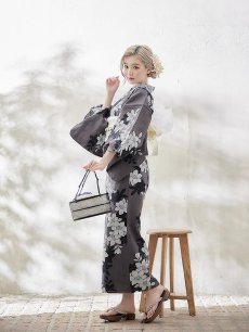 画像6: 【即日発送】【浴衣】クラシカルグレーの百合浴衣【浴衣３点セット 浴衣/帯/下駄】[FB02] (6)