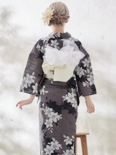 画像10: 【即日発送】【浴衣】クラシカルグレーの百合浴衣【浴衣３点セット 浴衣/帯/下駄】[FB02] (10)