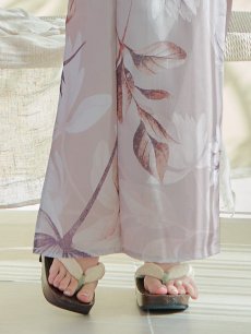 画像7: 【即日発送】【浴衣】ホワイトフラワーブラウン浴衣【浴衣３点セット 浴衣/帯/下駄】 [YMT] (7)