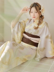 画像1: 【即日発送】【浴衣セール】グレージュ×イエローフラワー浴衣 【浴衣3点セット 浴衣/帯/下駄】 [YMT] (1)