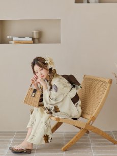 画像9: 【即日発送！】ブラウンベージュクラシックフラワー浴衣 【浴衣3点セット 浴衣/帯/下駄】 [YMT] (9)
