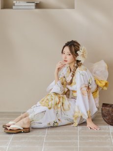 画像2: 【即日発送】アンニュイイエローフラワー浴衣 【浴衣3点セット 浴衣/帯/下駄】 [YMT] (2)