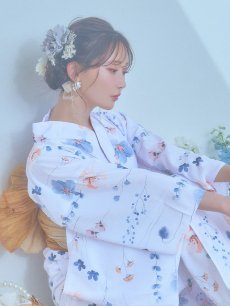 画像16: 【浴衣セール！】【即日発送】ニュアンスフローラル浴衣 【浴衣3点セット 浴衣/帯/下駄】 [YMT] (16)