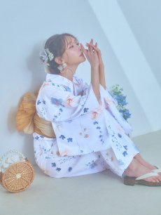 画像17: 【浴衣セール！】【即日発送】ニュアンスフローラル浴衣 【浴衣3点セット 浴衣/帯/下駄】 [YMT] (17)