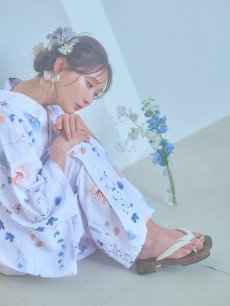 画像18: 【浴衣セール！】【即日発送】ニュアンスフローラル浴衣 【浴衣3点セット 浴衣/帯/下駄】 [YMT] (18)