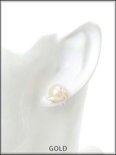 画像2: 【ピアス】ビジューバタフライ大粒パールピアス【Fサイズ/1カラー】[OF02] (2)
