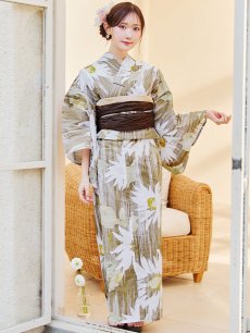 モデル：菅野結以　身長：163cm　着用サイズ：Fサイズ