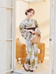 モデル：菅野結以　身長：163cm　着用サイズ：Fサイズ