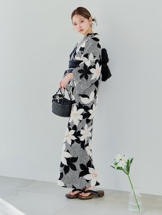 画像12: 【販売期間終了のため下げます】【即日発送】【※帯が売り切れたので時間指定にして下げます】【sweet7月号掲載】クラシカルフラワーブーケ浴衣 【浴衣3点セット 浴衣/帯/下駄】 [OF04] (12)
