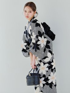 画像14: 【販売期間終了のため下げます】【即日発送】【※帯が売り切れたので時間指定にして下げます】【sweet7月号掲載】クラシカルフラワーブーケ浴衣 【浴衣3点セット 浴衣/帯/下駄】 [OF04] (14)
