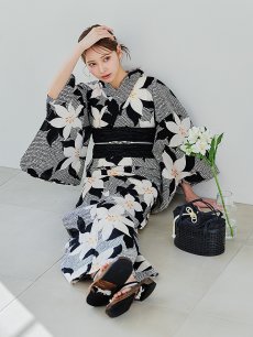 画像19: 【販売期間終了のため下げます】【即日発送】【※帯が売り切れたので時間指定にして下げます】【sweet7月号掲載】クラシカルフラワーブーケ浴衣 【浴衣3点セット 浴衣/帯/下駄】 [OF04] (19)