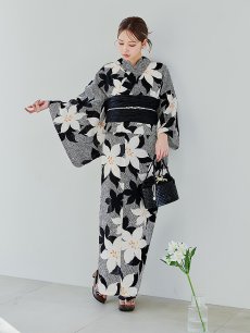 画像5: 【販売期間終了のため下げます】【即日発送】【※帯が売り切れたので時間指定にして下げます】【sweet7月号掲載】クラシカルフラワーブーケ浴衣 【浴衣3点セット 浴衣/帯/下駄】 [OF04] (5)