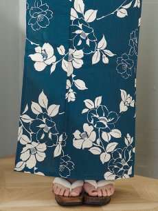 画像19: 【即日発送】藍色椿桜柄浴衣 【浴衣3点セット 浴衣/帯/下駄】 [YMT] (19)