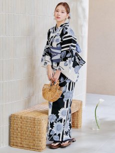 画像10: 【販売期間終了のため下げます】【即日発送】【sweet7月号掲載】 紅花舞う白地浴衣 【浴衣3点セット 浴衣/帯/下駄】 [YMT] (10)