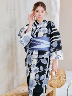 画像11: 【販売期間終了のため下げます】【即日発送】【sweet7月号掲載】 紅花舞う白地浴衣 【浴衣3点セット 浴衣/帯/下駄】 [YMT] (11)