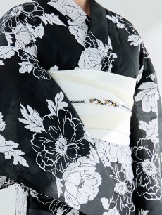 モデル：橋本甜歌　身長：163cm　着用サイズ：Fサイズ