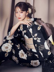 画像1: 【即日発送】ピオニーブラック花柄浴衣 【浴衣3点セット 浴衣/帯/下駄】 [YMT] (1)