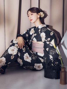 画像2: 【即日発送】ピオニーブラック花柄浴衣 【浴衣3点セット 浴衣/帯/下駄】 [YMT] (2)